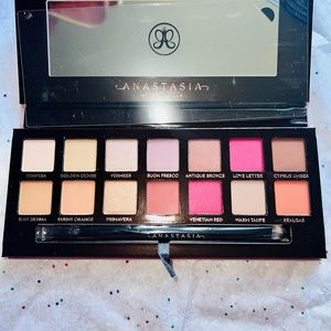Anastasia Beverly Hills Modern Renaissance Eyeshadow Palette
